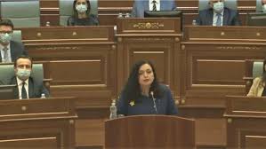 Pas dy raundeve të dështuara, vjosa osmani është zgjedhur presidente e kosovës në raundin e tretë duke marrë numrin e nevojshëm të votave në kuvend. 0atz3vl5zrecnm
