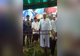 S1 universitas islam madinah (arab saudi), s2 universitas muslim indonesia (indonesia), s3 universitas tun abdul razzak (malaysia). Ustaz Abdullah Khairi Nangis Baca Talkin Buat Arwah Ibu Mynewshub