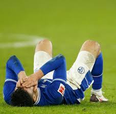 News, die nächsten spiele und die letzten begegnungen von fc schalke 04 ii sowie die zuletzt eingesetzen spieler. Fc Schalke 04 Gazprom Tonnies Verstimmung Wird Existenzbedrohend Welt