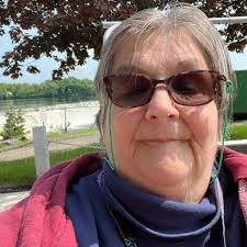 Maureen Doucette's Instagram, Twitter & Facebook