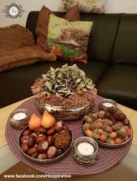 Herbstdeko 2016 Tischdeko Mit Einer Getrockneten Hortensienblute Mit Fetter Henne Und Hagebutten Kastanien Mit Physalis Und Ei Eicheln Physalis Tannenzapfen