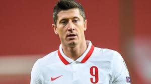 The last time he dramatically changed his haircut it cost him just over 80,000 followers on twitter. World Cup Qualifiers Robert Lewandowski To Miss Poland S Clash Against England Due To Knee Injury Football News Sky Sports