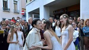 Proprio nelle scorse ore si era diffusa la notizie delle sue gravi condizioni di. Dqlsko9nud5zom
