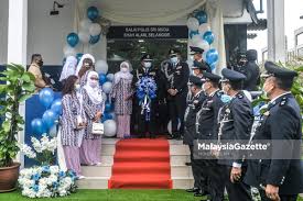 Sultan abdul aziz shah airport, often called subang airport or subang skypark, is an airport located in subang, petaling district, selangor, malaysia. Balai Polis Shah Alam Balai Polis Bukit Jelutong Seksyen U8 0 Tipps We Can Now Search Balai Polis Abi Mana