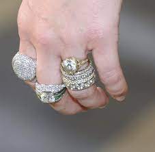 Pin By Alanna Fairey On Finishing Touches Kim Kardashian Wedding Ring Khloe Kardashian Engagement Ring Miley Cyrus Engagement Ring