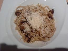 Spaghetti aglio, olio e peperoncino. Spaghetti Aglio E Olio E Peperoncini E Erbe Rezept Kochbar De