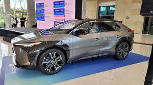 Suv di medie dimensioni con trazione integrale sviluppata con subaru. Toyota Bz4x Concept Previews Electric Suv For 2022 Real World Pics