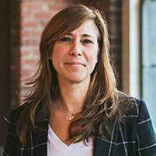 Carrie Parks's Instagram, Twitter & Facebook