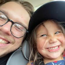 Should I switch from faith based holy build to lightning in Elden Ring?