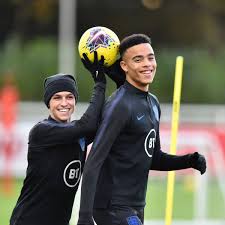 (may 28, 2000) 5'7 152lbs. England Phil Foden Und Mason Greenwood Laden Frauen In Hotelzimmer Ein