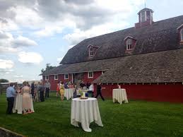 Coral In The Country Illinois Wedding Venues Red Barn Wedding Barn Wedding Venue