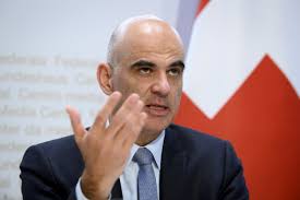 Les ministres de l'economie, guy parmelin, de l'intérieur le conseil fédéral étudie actuellement des solutions pour ce qui concerne la question des loyers des entreprises. Les Restaurants Devront Fermer Leurs Portes Mardi Rtn Votre Radio Regionale