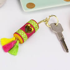 Chaque année, nous fêtons les papas du monde entier : Bricolages Avec Des Bouchons