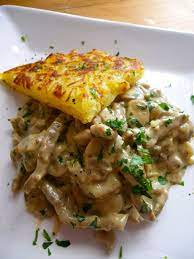 Zuricher Geschnetzeltes Or Zurich Style Stir Fry With Rosti German Recipes Dinner European Food Recipes