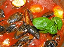 Miesmuscheln In Pikanter Italienischer Tomaten Knoblauchsauce Von Oliver 1971 Chefkoch Rezept Muscheln Rezept Miesmuscheln Knoblauchsauce