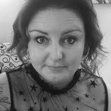 Amanda Haun's Instagram, Twitter & Facebook