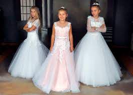 Sie können hochzeitsmode nach ihren wunschen kaufen. Neue Kommunionkleider 2019 Hochzeitskleider Kollektion Saarland Saarbrucken Neunkirchen Mode Walus