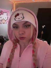 Danielle Tobar's Instagram, Twitter & Facebook