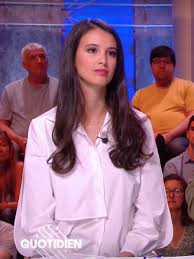 Le cardigan rouge de lilia hassaine. Procede Ce Soir Lilia Hassaine Porte La Chemise Dieppe Facebook