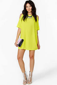 Se puede combinar con complementos blancos, rosas o grises. Ø±Ø§Ù‚ØµØ© ÙŠÙ„Ø¹Ø¨ Ø§Ù„Ø´Ø·Ø±Ù†Ø¬ Ø³ÙŠÙ†Ù…Ø§ Vestido Corto Amarillo Fiesta Pleasantgroveumc Net