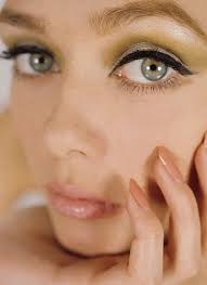 1960 S Makeup 1960s Makeup Green Eyeshadow Makeup Looks
