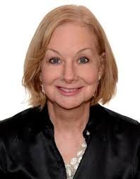 Lisa Eagleton's Instagram, Twitter & Facebook