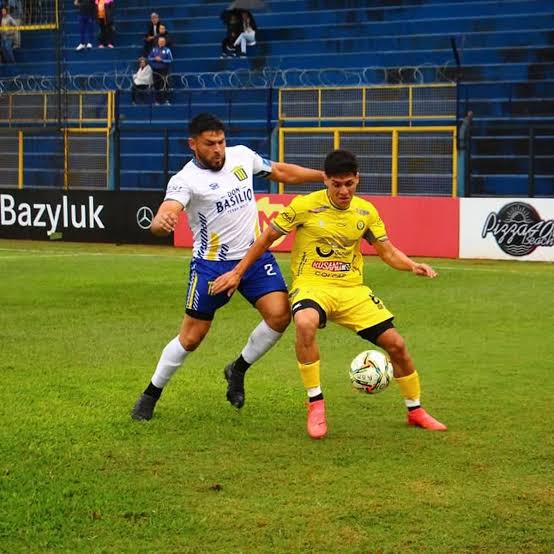 Crucero del Norte: el club modelo que llegó a Primera en 10 años, pero que también bajó rápido a la liga local - LA NACION