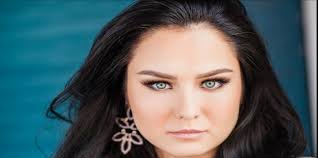 Virtual classes, pageant competitions allow West Des Moines teen to thrive  despite chronic medical condition