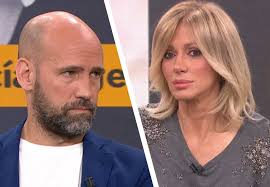 Susanna Griso acorrala a Gonzalo Miró por defender el wasap de Pedro Sánchez  sobre Margarita Robles: "Es llamativo"