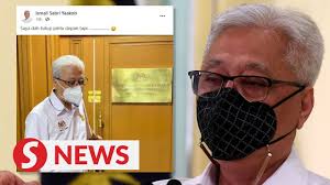 Melalui hantaran tersebut, ismail sabri yang juga ahli parlimen bera menulis saya dah tutup pintu depan tapi. yang turut disertakan dengan emoji sedih di laman sosial beliau itu. Ismail Sabri I Close Door Cause Want Go Home