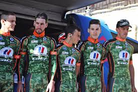L'équipe est parrainée depuis sa création en 2011 par l'armée de terre française et tous ses cyclistes sont des militaires professionnels. Temoignage Damien Gaudin Raconte Sa Saison 2017 Avec L Armee De Terre Ils Ont Revu Le Vrai Damien