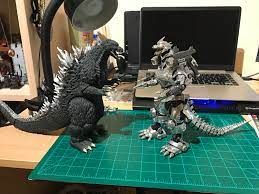 This kit is complete and unused. Just Finished The Aoshima Model Kit Mechagodzilla Kiryu Heavy Armor Version Both Kiryu And Godzilla Features Are From The 2003 Film More Pics Below Godzilla