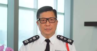 鄧炳強, born 4 july 1965 with family roots in dongguan, guangdong) is the current commissioner of police of the hong kong police force since 19 november 2019. é„§ç‚³å¼· åœ‹å®‰æ³•å¯¦æ–½è‡³ä»Šå…±æ‹˜ç´„ç™¾äººé€¾åŠå·²è¢«æŽ§ ä¿¡å ±ç¶²ç«™hkej Com