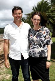 Jacinda kate laurell ardern dilahirkan pada 26 julai 1980 di 8. Perdana Menteri New Zealand Lambang Wanita Sempurna Baru Lahirkan Anak Pertama Nona
