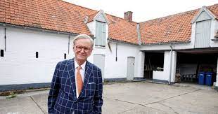 Met meer dan 50 jaar ervaring in het bouwen en onderhouden van zwembaden, weten ze hun klanten tevreden te stellen met hun uitstekende service. Ondernemer Willy Naessens 81 Laat In Zijn Portemonnee Kijken Tot Mijn 42ste Had Ik Nul Euro Spaargeld Economie Hln Be