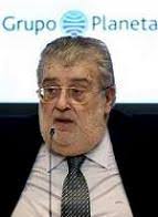 José Manuel Lara llama a preocuparse por los problemas de la sociedad.