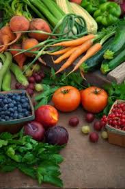 You Get More Than Just Better Taste And Fresher Produce When You Buy These Eight Foods At Your Fresh Fruits And Vegetables Farmers Market Recipes Fruit And Veg