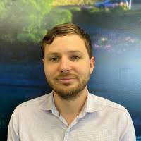 60+ perfiles de «Holton»