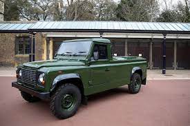 Land rover funeralsso ähnlich könnte der elektrische land rover defender 130 gun bus aussehen, in dem der verstorbene herzog von edinburgh überführt wird. T0q3qrdz2ozlcm