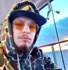 L'ho visto cadere di spalle, come un sacco di patate”... Ecco com'è stata  la grottesca rissa avvenuta fra Mike Tyson , il 'King Kong' del pugilato e  il leader della gang più