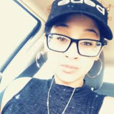 Amazon.com: Trends International Tupac-Praying Mount Wall Poster, 22.375" x  34", Poster & Mount Bundle, Dormitory: Posters & Prints