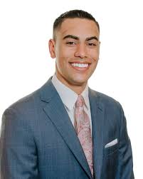 Thank you so much to @suffolk_u and the Gold Council for naming me a  Suffolk 10 Under 10 Honoree! I wouldn't be in the @nba with the @spurs  without the work I