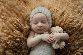 No props, no photoshop, no fancy outfits or blankets. 20 Cutest Newborn Photo Ideas You Should Try Yourself