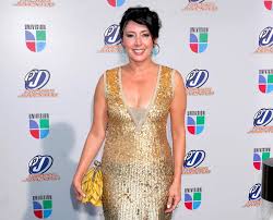 Edna schmidt on thursday was named anchor of univision network's noticiero univision fin de semana, replacing maria antonieta collins. Jiipqgv4l E2nm