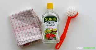 Universalhelfer Essigessenz 17 Anwendungen Fur Haushalt Und Garten Essigreiniger Essigessenz Haushalt