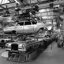 Mercedes Benz Museum On Instagram In The Sindelfingen Plant They Knew How To Put These Kings Of The Road On So Deutsche Autos Autos Und Motorrader Oldtimer