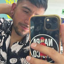 Por los cielos! Horacio Potasio se convertirá en la primera Drag Queen en  dar un show en el cielo mientras recorre un vuelo de Canadá a México, esto  se llevará a cabo