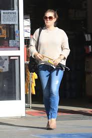 Amy adams ретвитнул(а) matt couch. Amy Adams Leaves A Hardware Store In West Hollywood 23 Gotceleb