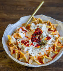 Landets största stad, istanbul, befinner sig där den europeiska kontinenten möter den asiatiska, och där medelhavet möter svarta havet. Turkisk Manti Ravioli Med Tva Saser Zeinas Kitchen