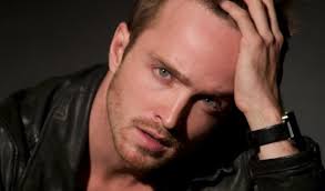 Eiza González y Aaron Paul de Breaking Bad, juntos en nueva película